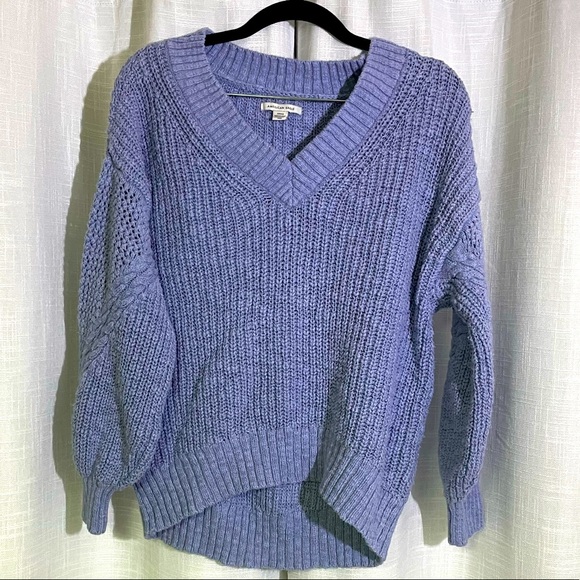 American Eagle Blue V- neck knit sweater. - Picture 2 of 5